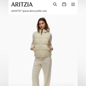 NWT Aritzia The Super Puff vest in Matte Pearl. XS